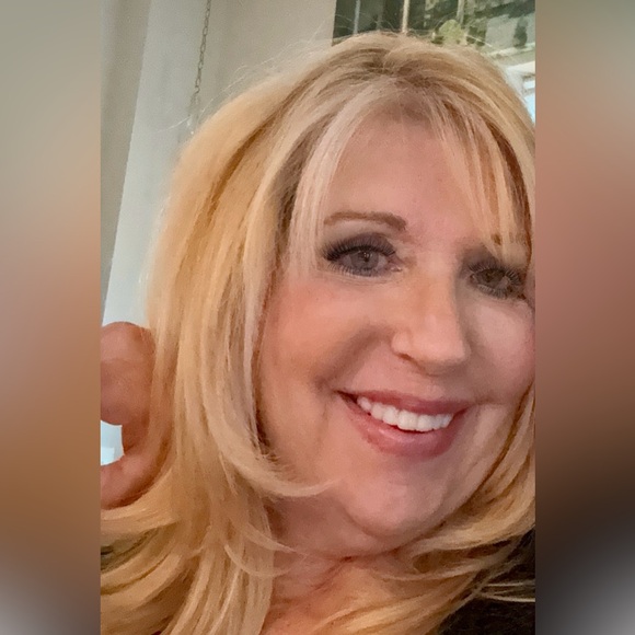 Meet your Posher, Mrs - Picture 1 of 2